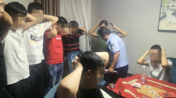 玩家必备攻略“实用普通扑克牌玩斗牛认点设备《详细教程 新浪科技》